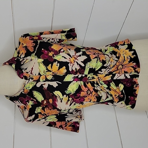 WAYF small floral blouse button down - Picture 1 of 5